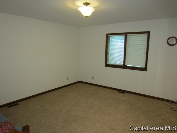 3015 Cameron Drive Springfield, IL 62704 - Photo 7 of 9 Gallery Image 7
