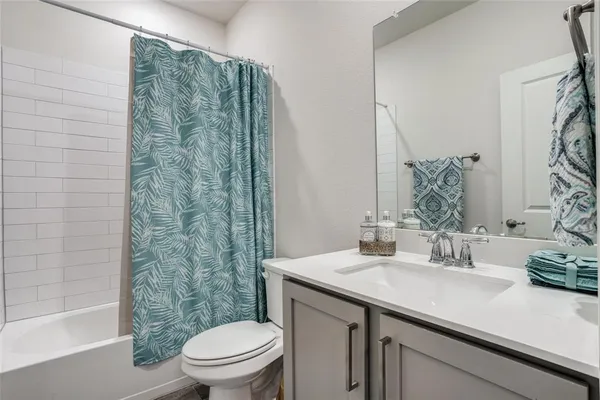 $2,550 | 3208 Brady Starr Drive, Aubrey, TX 76227
