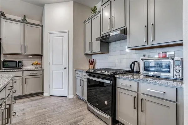 $2,550 | 3208 Brady Starr Drive, Aubrey, TX 76227