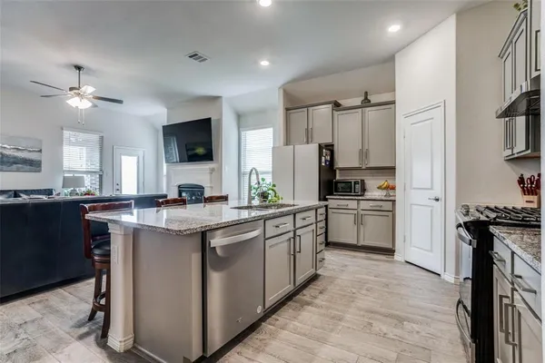$2,550 | 3208 Brady Starr Drive, Aubrey, TX 76227