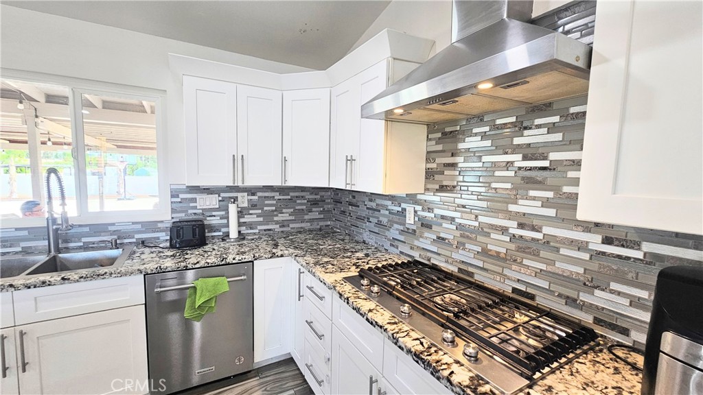 14230 Avenida Munoz Riverside, CA 92508 - Photo 11 of 33