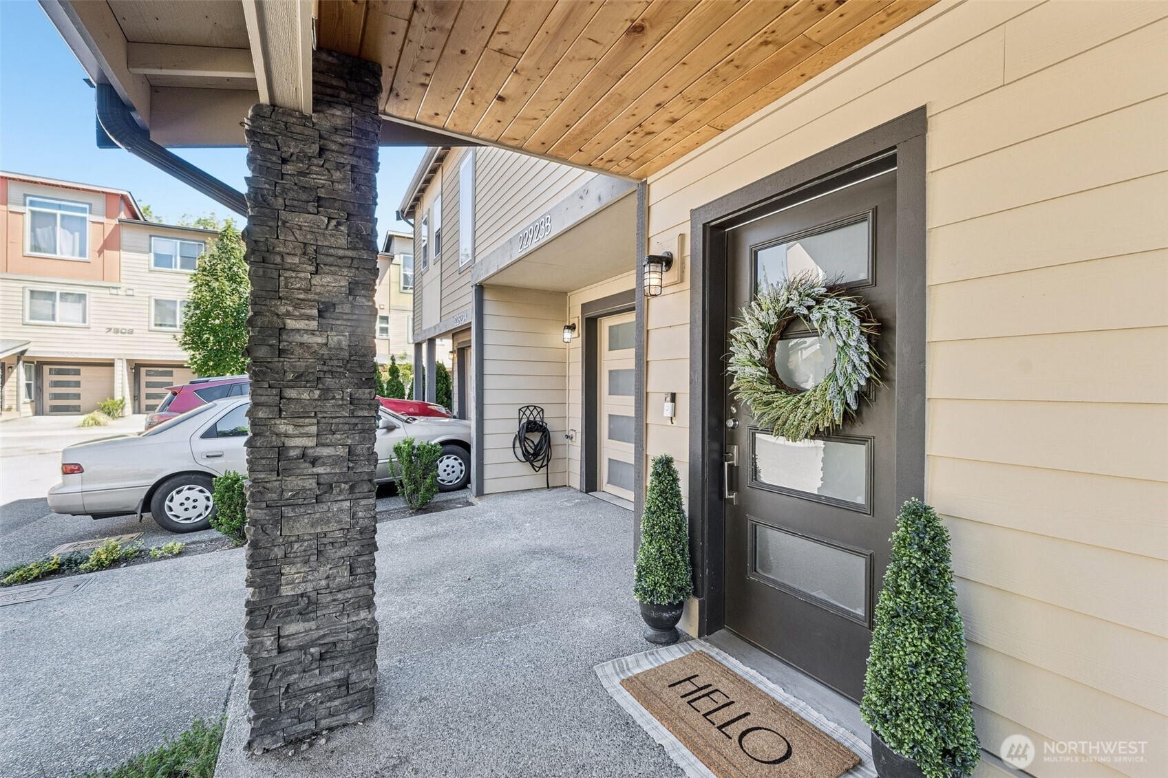 22923 79th Lane West, Unit B Edmonds, WA 98026 - Photo 2 of 27