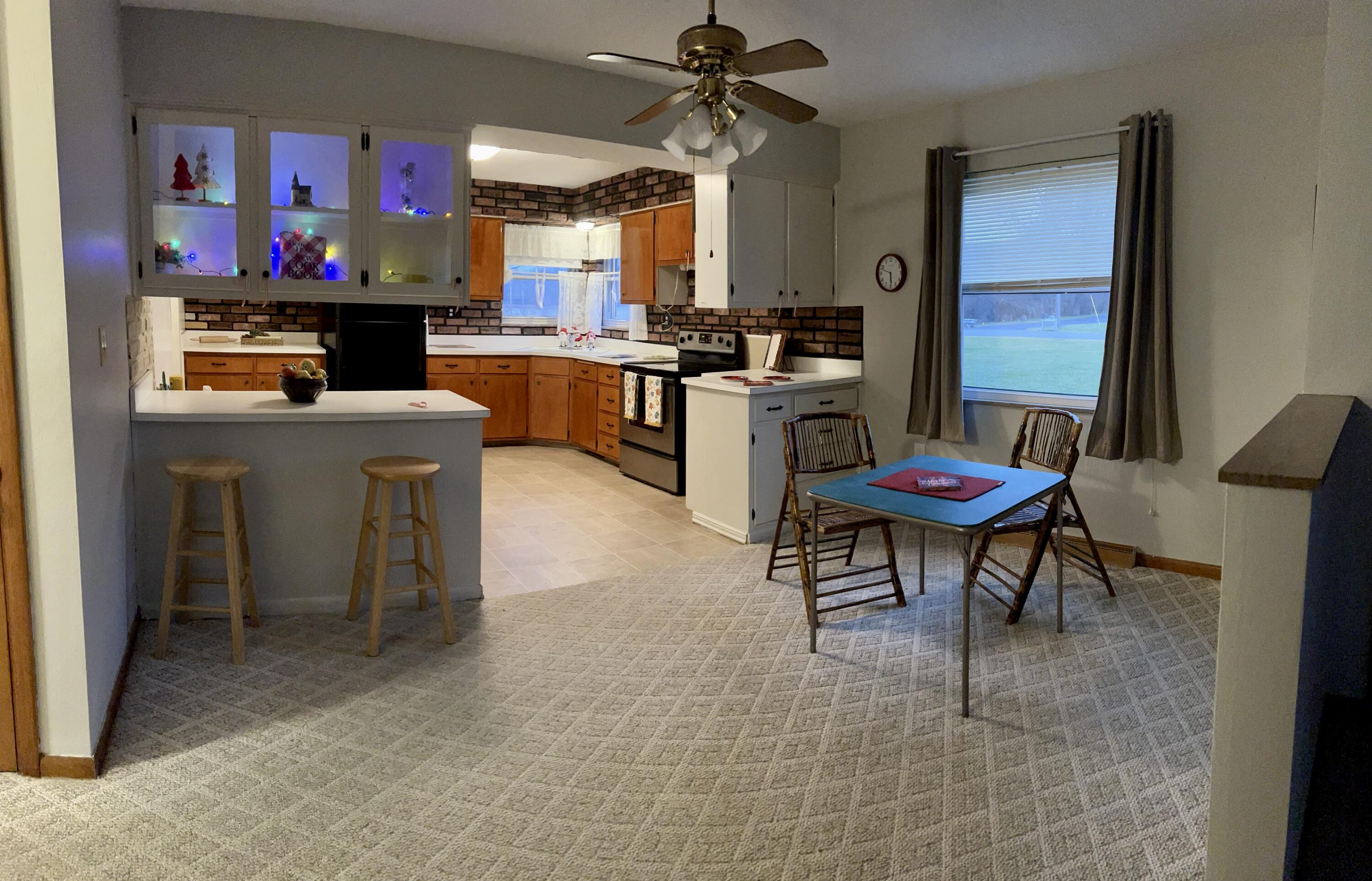 4212 Upper Valley Springfield, OH 45502 - Photo 2 of 40