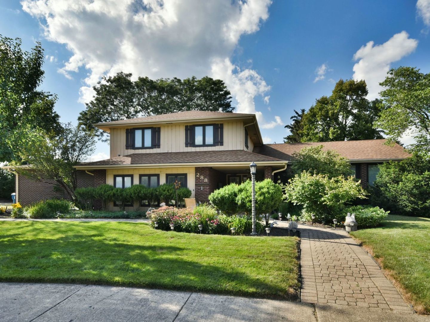 288 North Haddon Place Addison, IL 60101 - Photo 1 of 68