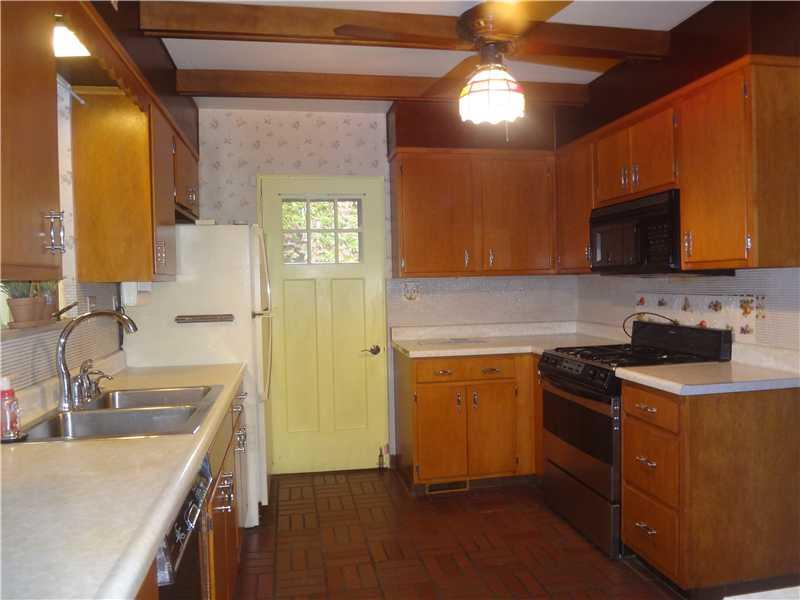 4523 Norwin Road Whitehall, PA 15236 - Photo 9 of 23 Kitchen.