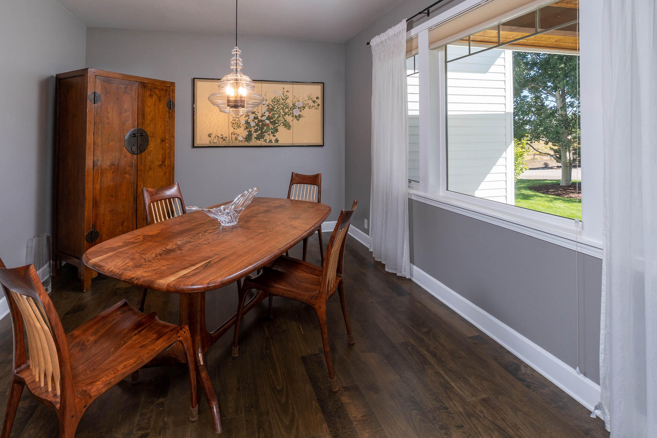 66290 Cline Falls Road Bend, OR 97703 - Photo 14 of 59 dinningroomoregonsevenpeaksestate (2)
