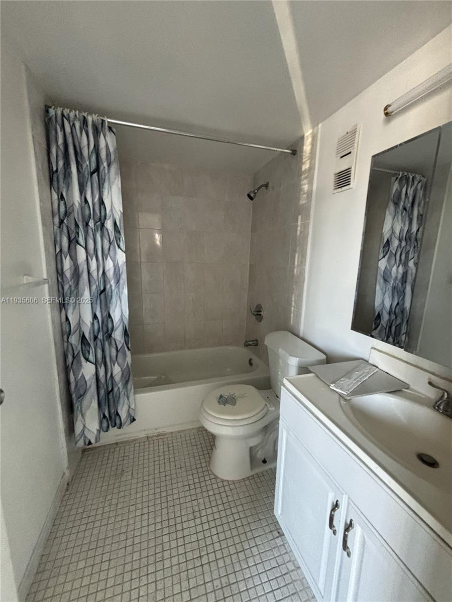 8425 Harding Avenue, Unit 6 Miami Beach, FL 33141 - Photo 6 of 13