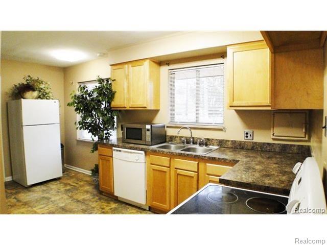 5180 Franklin Road Bloomfield Hills, MI 48302 - Photo 4 of 11 KITCHEN ADD VIEW.jpg