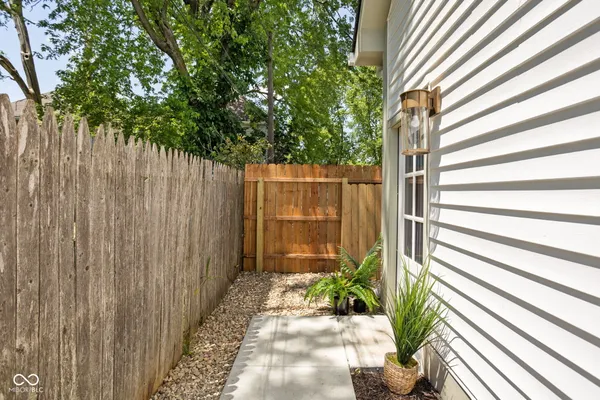 $1,400 | 651 B Birch Avenue, Indianapolis, IN 46221