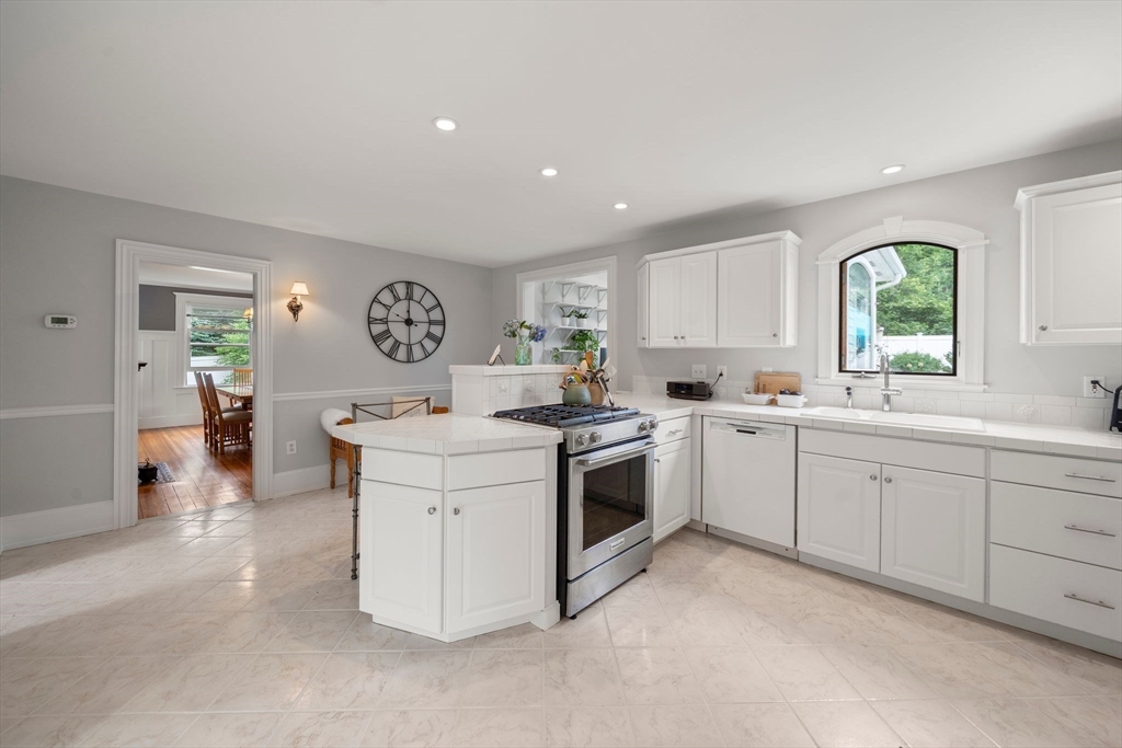 58 Brook Street Scituate, MA 02066 - Photo 8 of 42