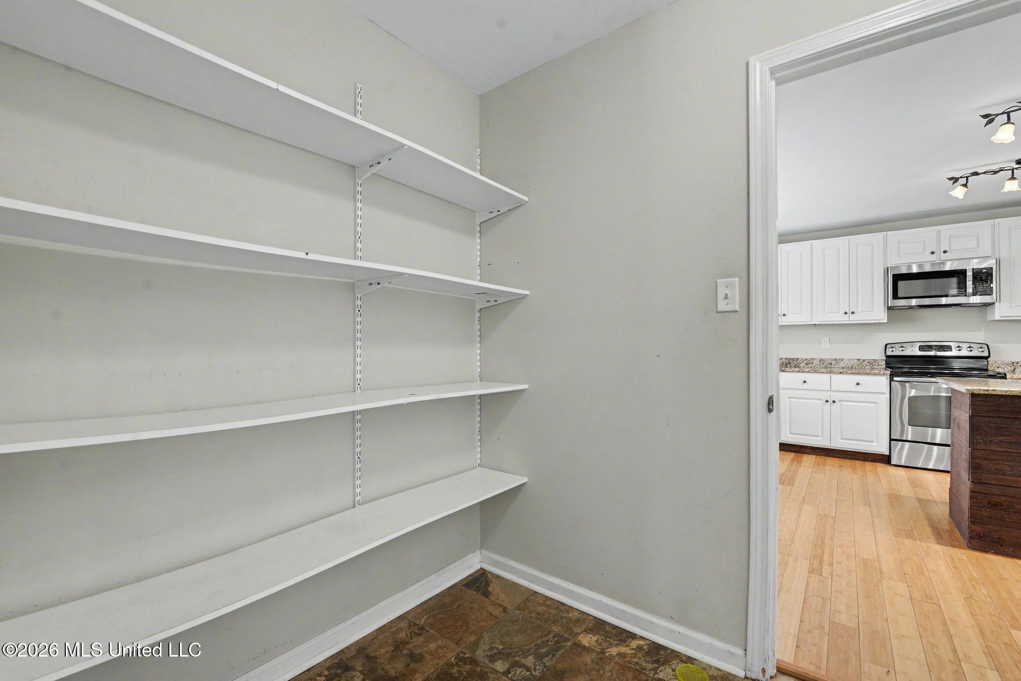 15414 Vick Road Gulfport, MS 39503 - Photo 11 of 35 012