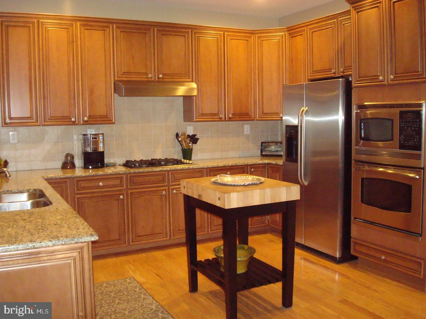 215 Sydney Road Holland, PA 18966 - Photo 5 of 25 Kitchen