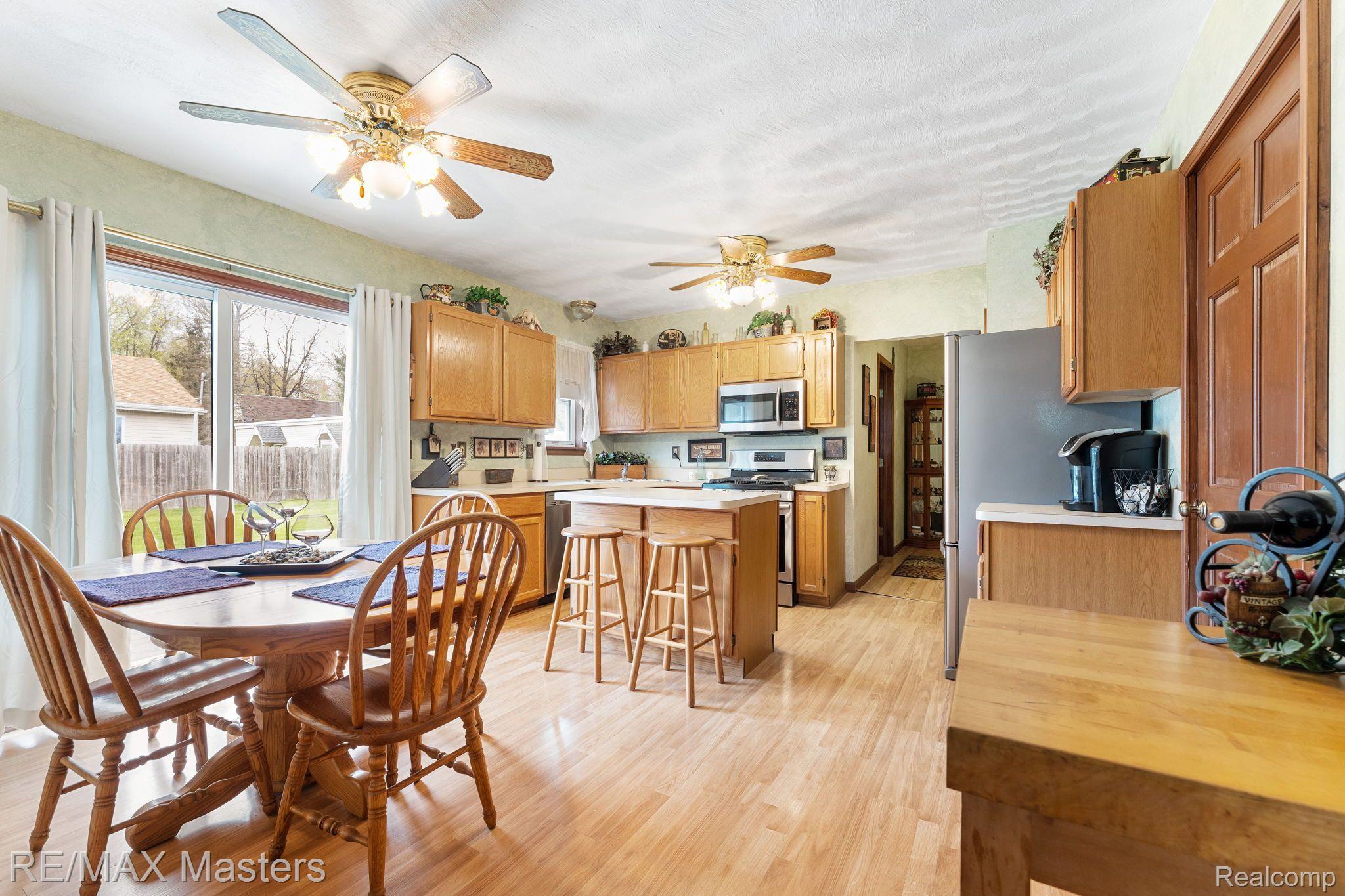36540 Bismark Road New Boston, MI 48164 - Photo 11 of 25 Eat in