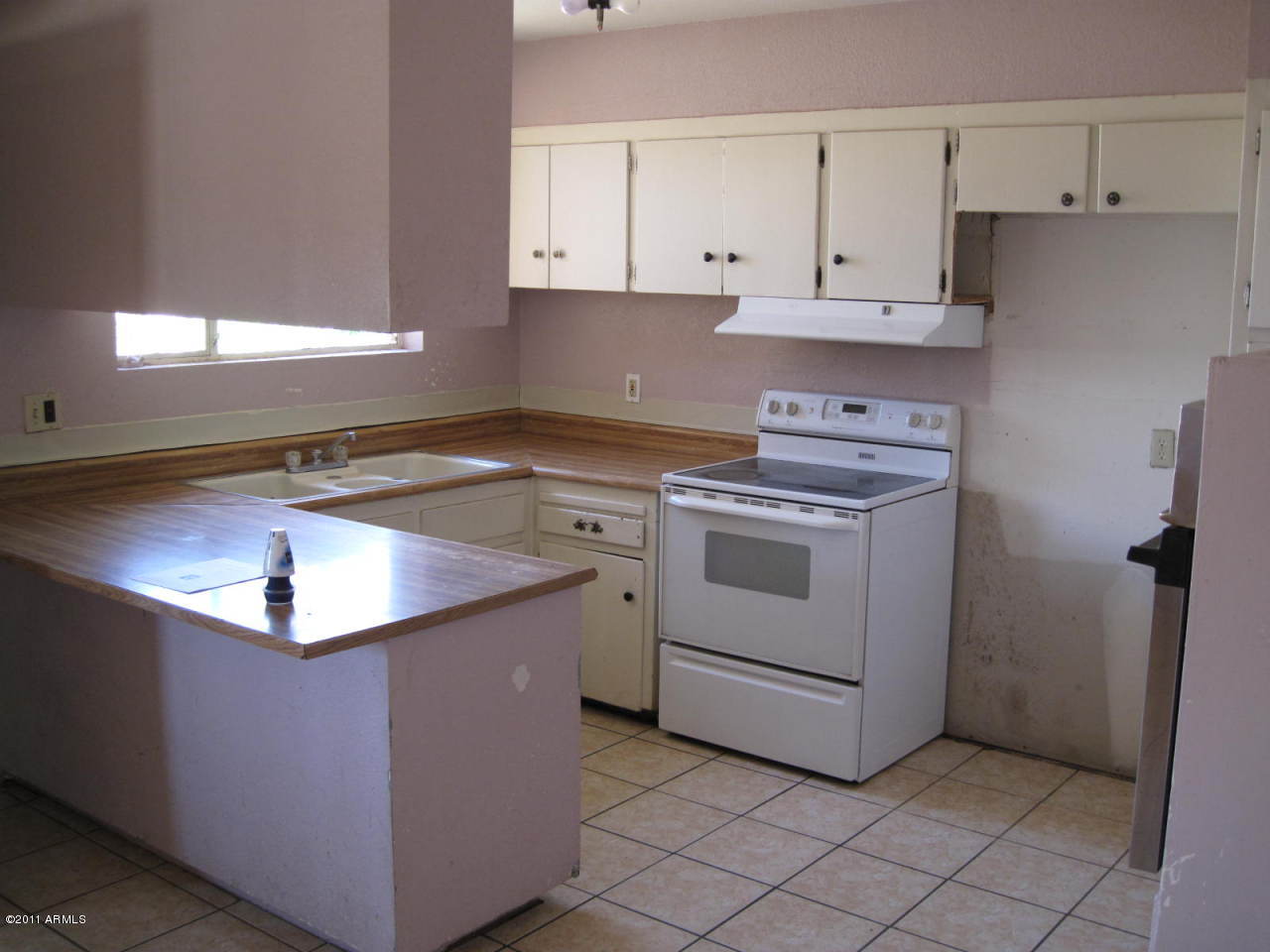 4812 West Osborn Road Phoenix, AZ 85031 - Photo 9 of 12 Kitchen
