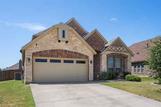 $444,000 | 613 Ravenwood Drive, Saginaw, TX 76179