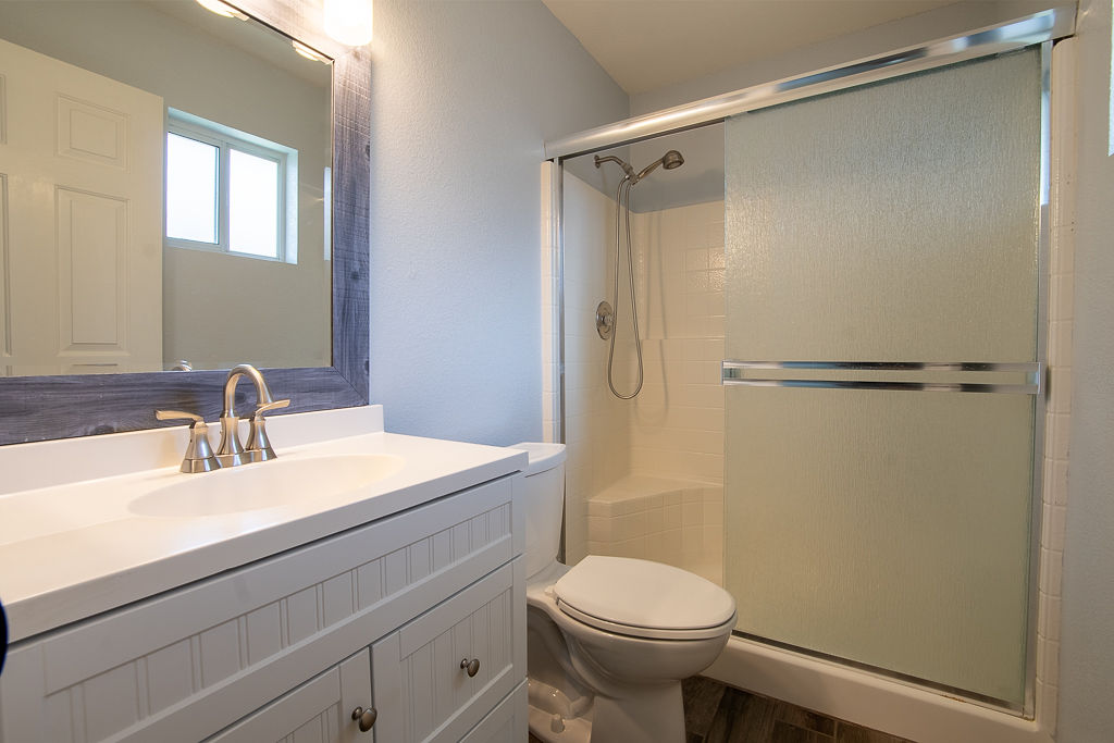3690 North Kenneth Road Kingman, AZ 86409 - Photo 14 of 44 Primary Bathroom