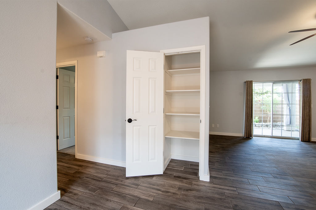3690 North Kenneth Road Kingman, AZ 86409 - Photo 18 of 44 Linen Closet