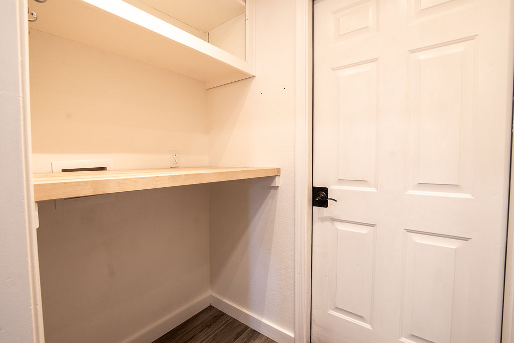 3690 North Kenneth Road Kingman, AZ 86409 - Photo 20 of 44 Indoor Laundry Room