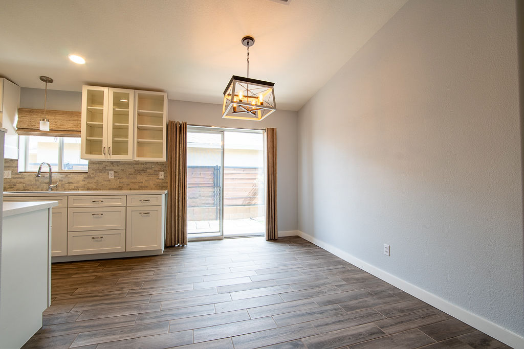 3690 North Kenneth Road Kingman, AZ 86409 - Photo 6 of 44 Dining Area