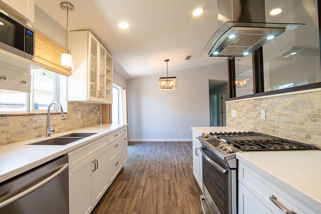 3690 North Kenneth Road Kingman, AZ 86409 - Photo 9 of 44 Kitchen