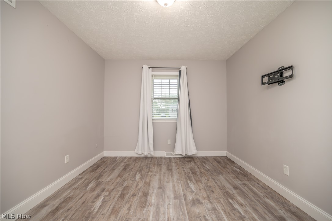 4829 New Road Austintown, OH 44515 - Photo 29 of 49 Bedroom 3