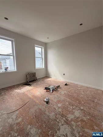 $1,850 | 207 Valley Road, Unit 3, Clifton, NJ 07013