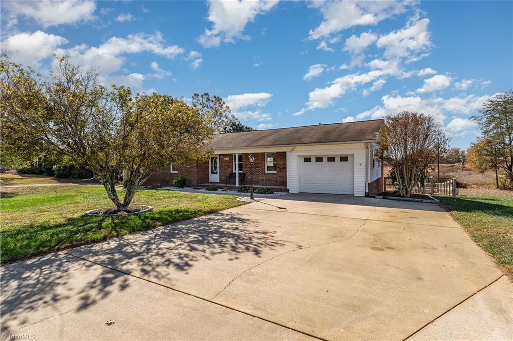 4104 Wickenham Road Walkertown, NC 27051 - Photo 4 of 30 Gallery Image 4
