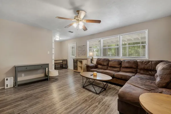 $219,900 | 322 Meadowbrook Lane, Tallahassee, FL 32304