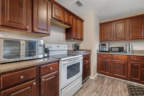 $219,900 | 322 Meadowbrook Lane, Tallahassee, FL 32304