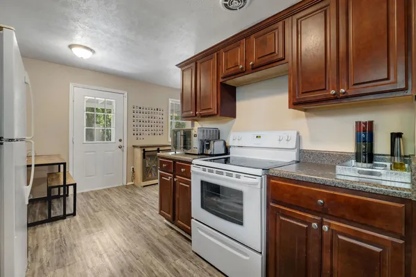 $219,900 | 322 Meadowbrook Lane, Tallahassee, FL 32304