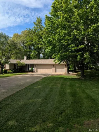 $430,000 | 20 Denzel Drive, Greenville, IL 62246