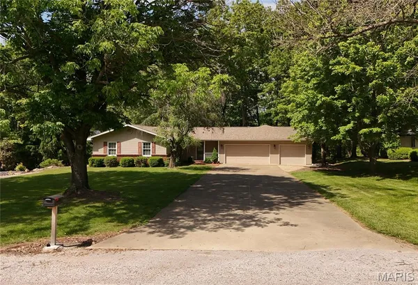 $430,000 | 20 Denzel Drive, Greenville, IL 62246