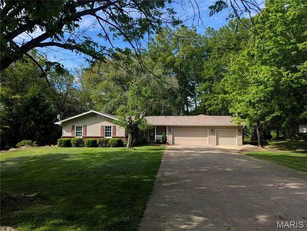 $430,000 | 20 Denzel Drive, Greenville, IL 62246