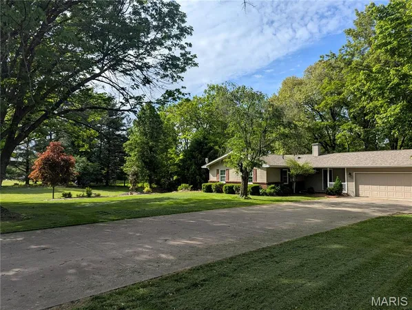 $430,000 | 20 Denzel Drive, Greenville, IL 62246