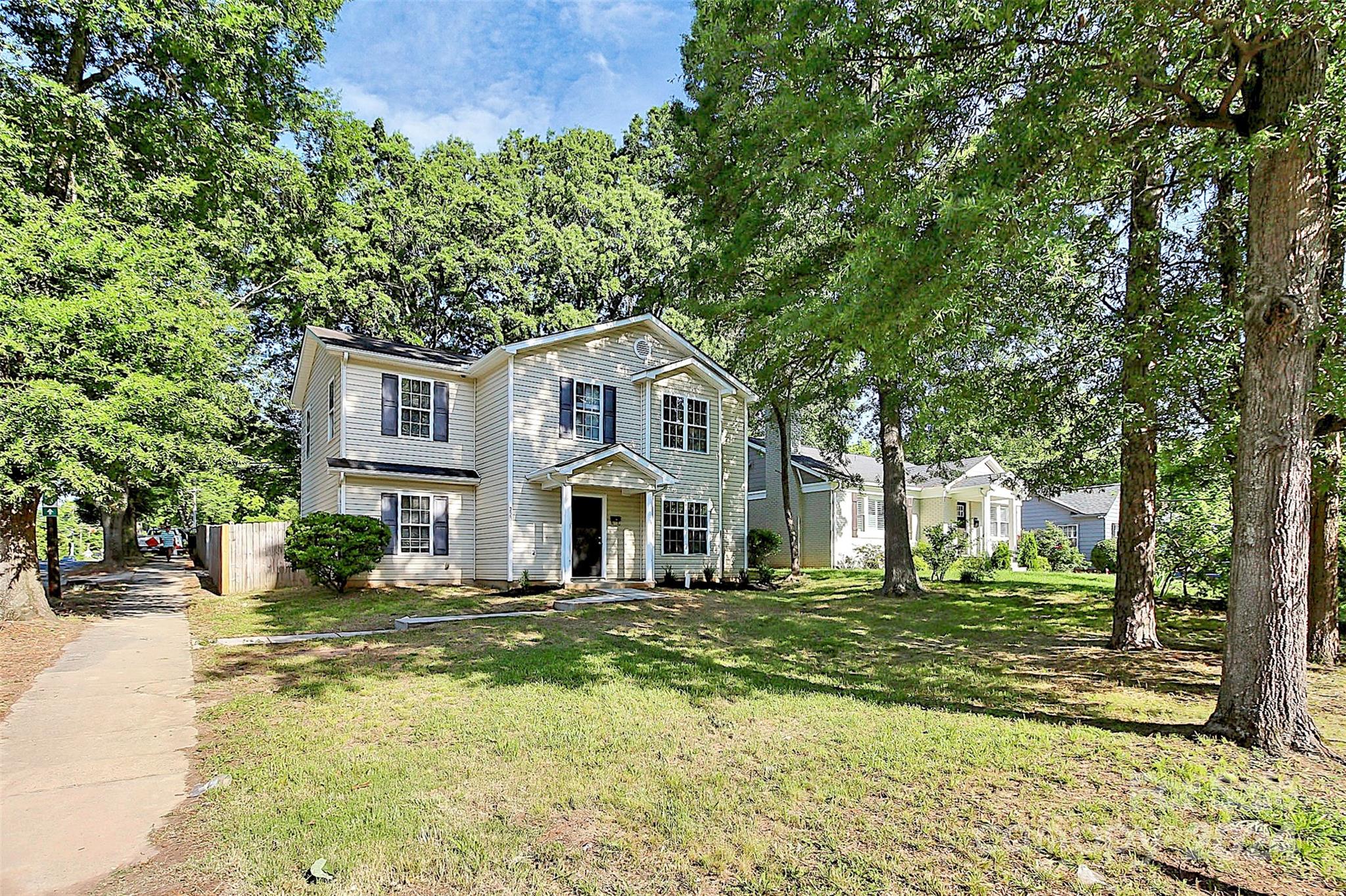 2203 Remount Road Charlotte, NC 28208 - Photo 4 of 33 Gallery Image 4