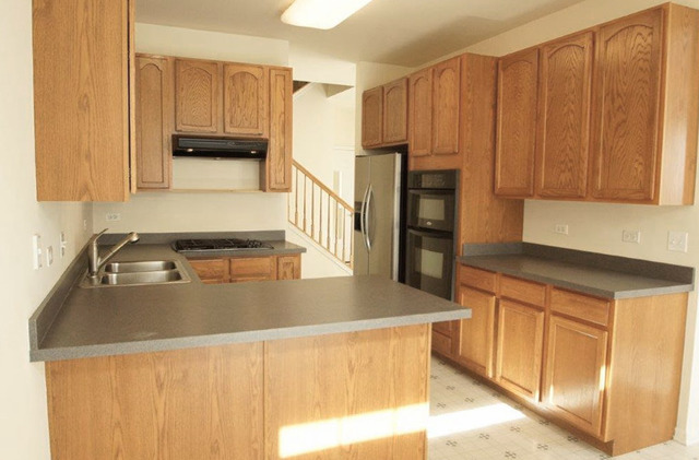766 Oak Hollow Road Crystal Lake, IL 60014 - Photo 4 of 20