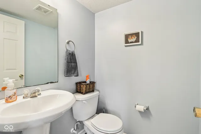 $372,900 | 2879 Bluewood Way, Plainfield, IN 46168