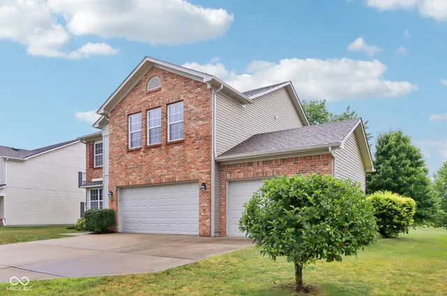 $372,900 | 2879 Bluewood Way, Plainfield, IN 46168