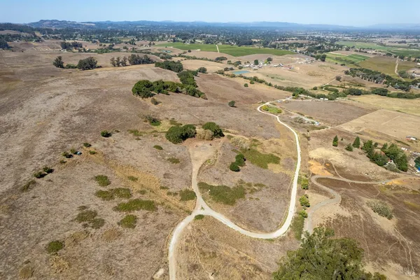 $1,649,888 | 7080 Gravenstein Highway, Cotati, CA 94931