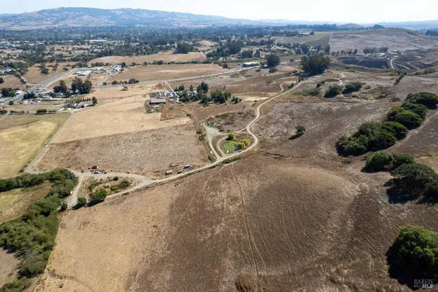 $1,795,000 | 7080 Gravenstein Highway, Cotati, CA 94931
