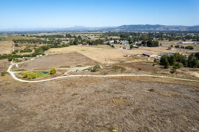 $1,795,000 | 7080 Gravenstein Highway, Cotati, CA 94931