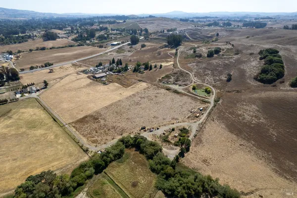 $1,649,888 | 7080 Gravenstein Highway, Cotati, CA 94931