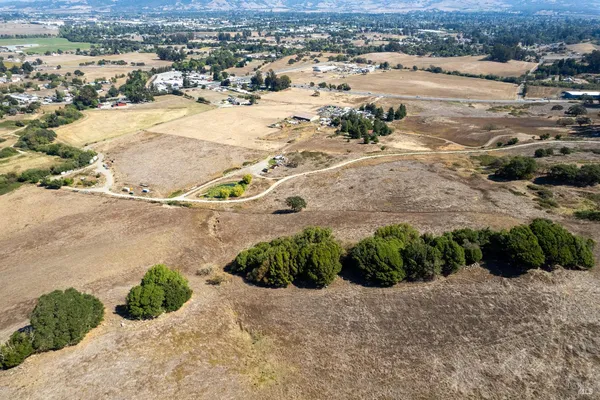 $1,649,888 | 7080 Gravenstein Highway, Cotati, CA 94931