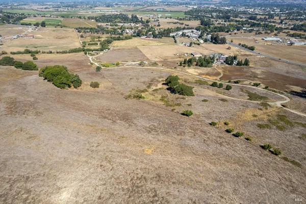 $1,649,888 | 7080 Gravenstein Highway, Cotati, CA 94931