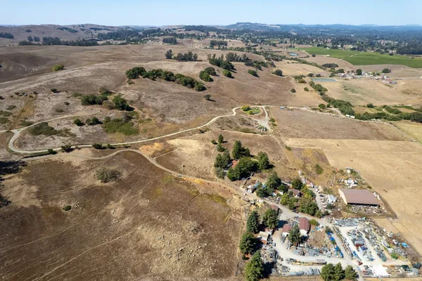 $1,649,888 | 7080 Gravenstein Highway, Cotati, CA 94931