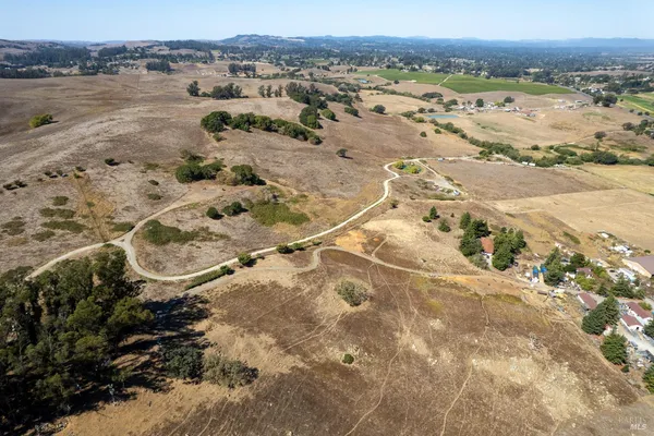 $1,649,888 | 7080 Gravenstein Highway, Cotati, CA 94931