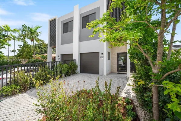 $1,549,000 | 2787 Southwest 34th Avenue, Miami, FL 33133