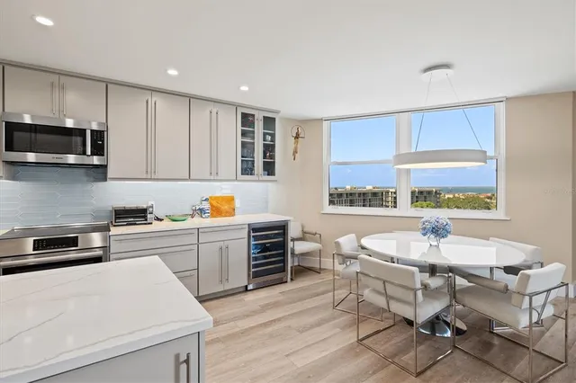 $1,100,000 | 1050 Longboat Club Road, Unit 903, Longboat Key, FL 34228