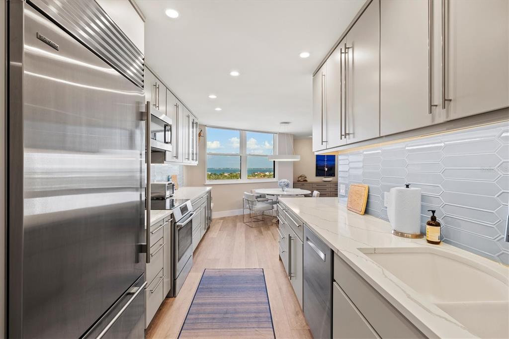 1050 Longboat Club Road, Unit 903 Longboat Key, FL 34228 - Photo 22 of 91