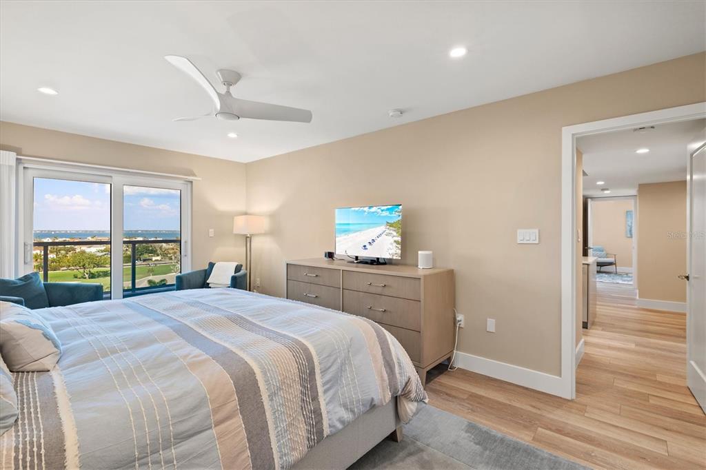 1050 Longboat Club Road, Unit 903 Longboat Key, FL 34228 - Photo 26 of 91